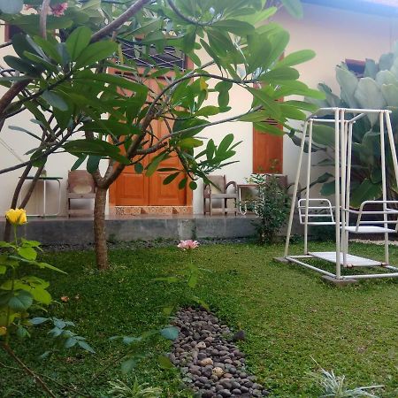 Doeloerkoe Homestay Surakarta  Exterior photo
