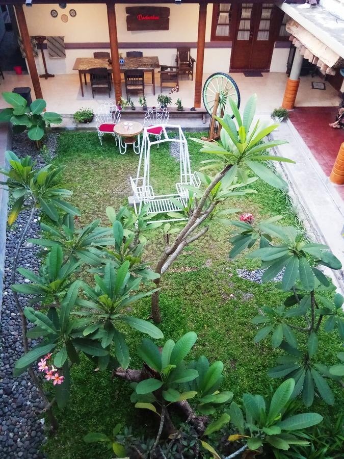 Doeloerkoe Homestay Surakarta  Exterior photo