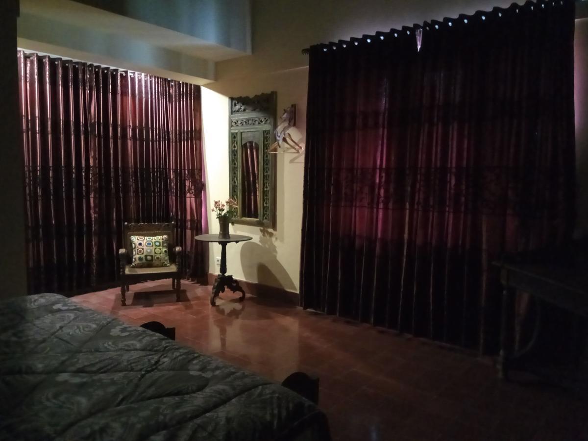 Doeloerkoe Homestay Surakarta  Exterior photo