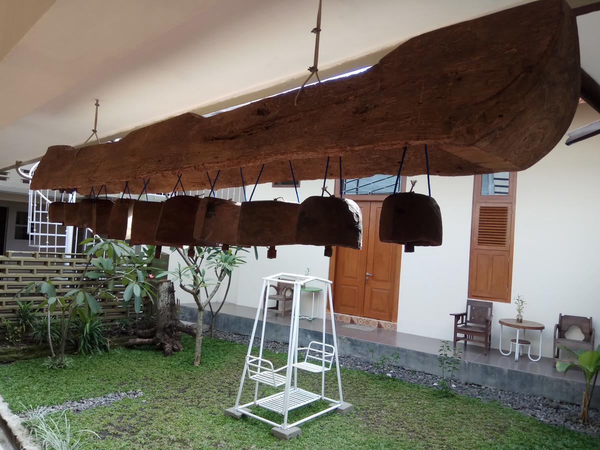 Doeloerkoe Homestay Surakarta  Exterior photo