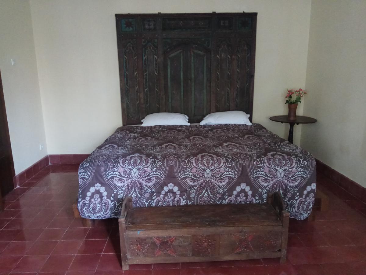 Doeloerkoe Homestay Surakarta  Exterior photo