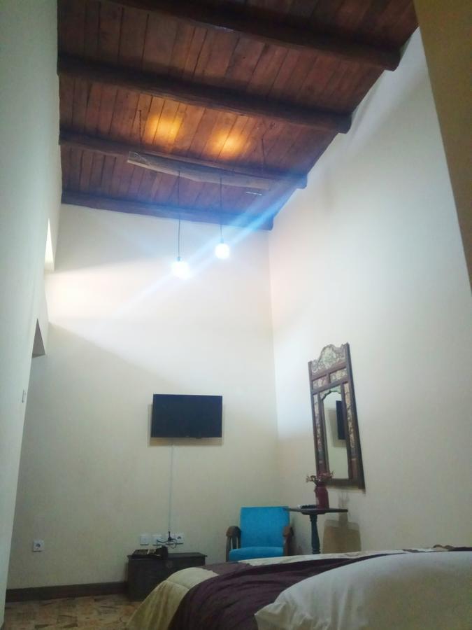 Doeloerkoe Homestay Surakarta  Exterior photo