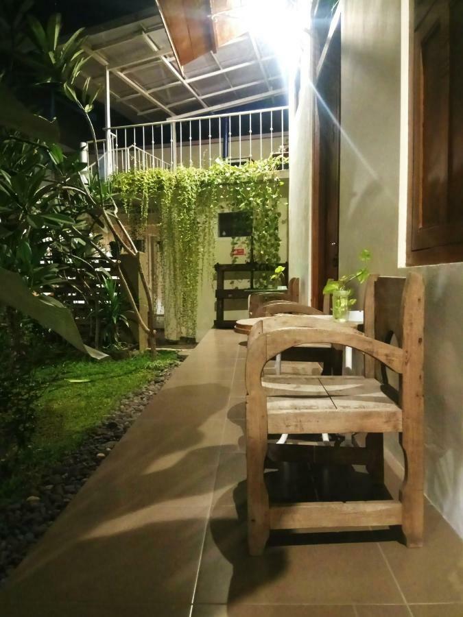 Doeloerkoe Homestay Surakarta  Exterior photo